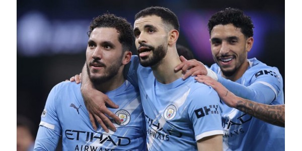 Manchester City en Arsenal hebben de kloof in punten weer verkleind Manchester City en Arsenal hebben de kloof in punten weer verkleind